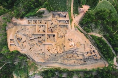 兴县碧村遗址建筑石材系 就地取材